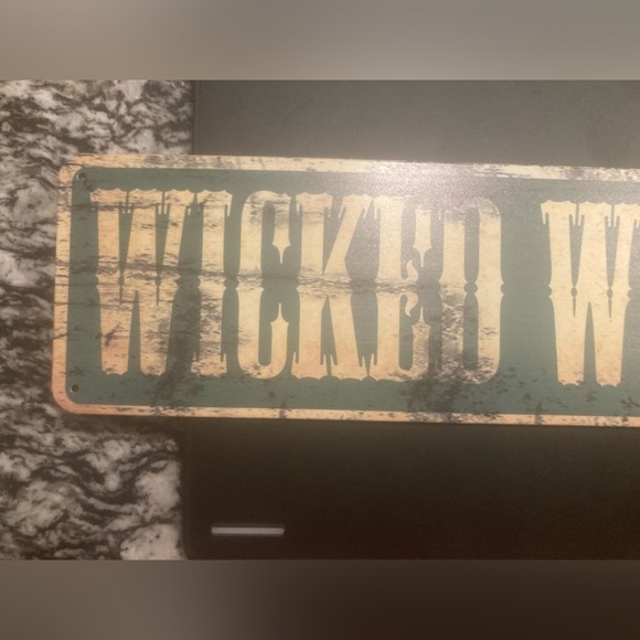 4/$25 Wicked Witch way wall sign. Brand new. 4 holes for hanging up. See pics - Picture 5 of 8